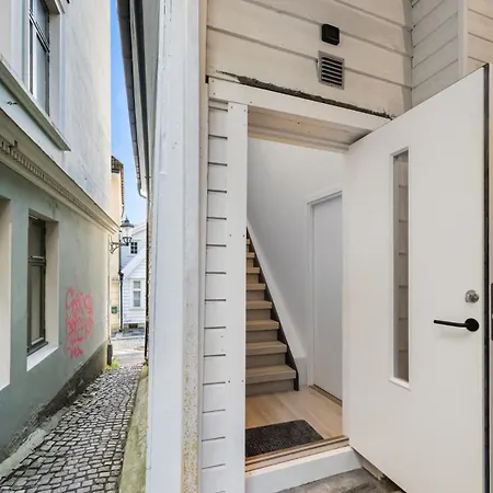 Apartment Newly Renovated In The Heart Of Center