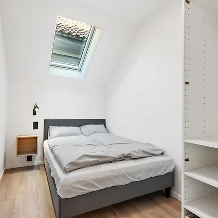 Newly Renovated In The Heart Of Center Apartment Bergen