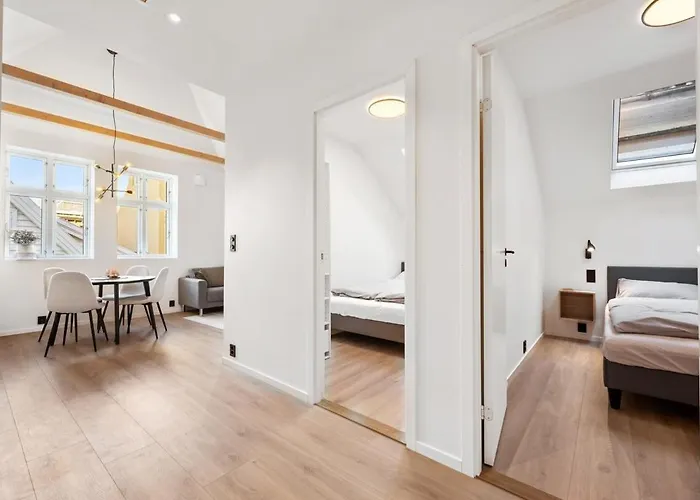 Newly Renovated In The Heart Of Center דירה